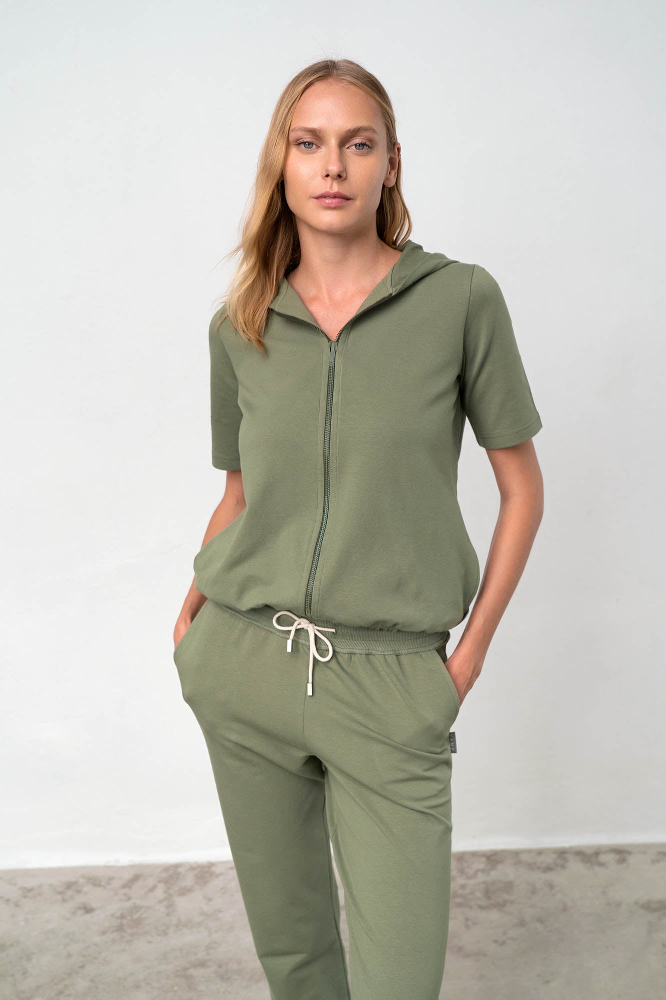 https://assets.vampfashion.com/SOFTONE_TMP_IMAGES/2_0305684674.jpg