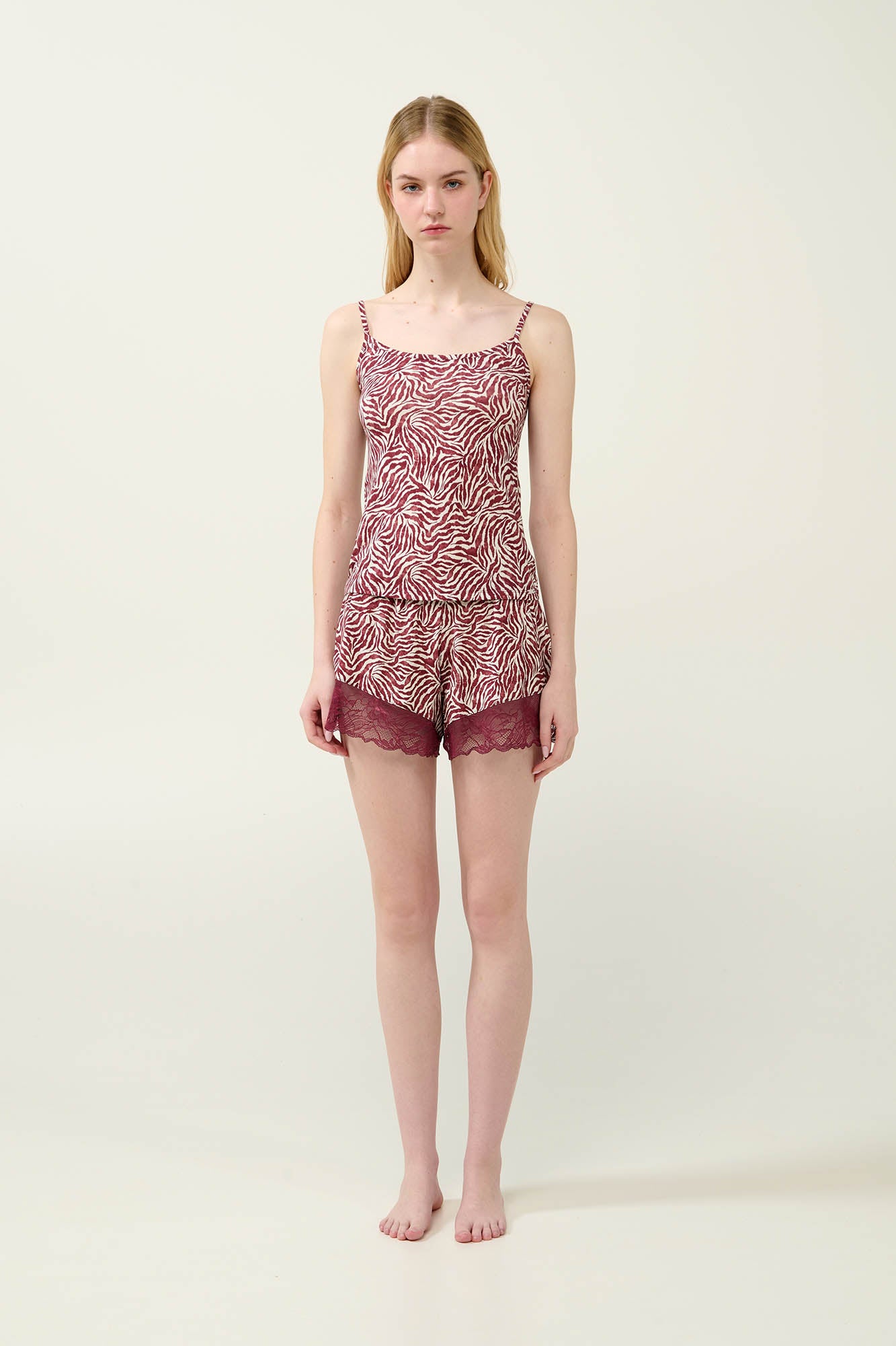 https://assets.vampfashion.com/SOFTONE_TMP_IMAGES/3_0442993190.jpg