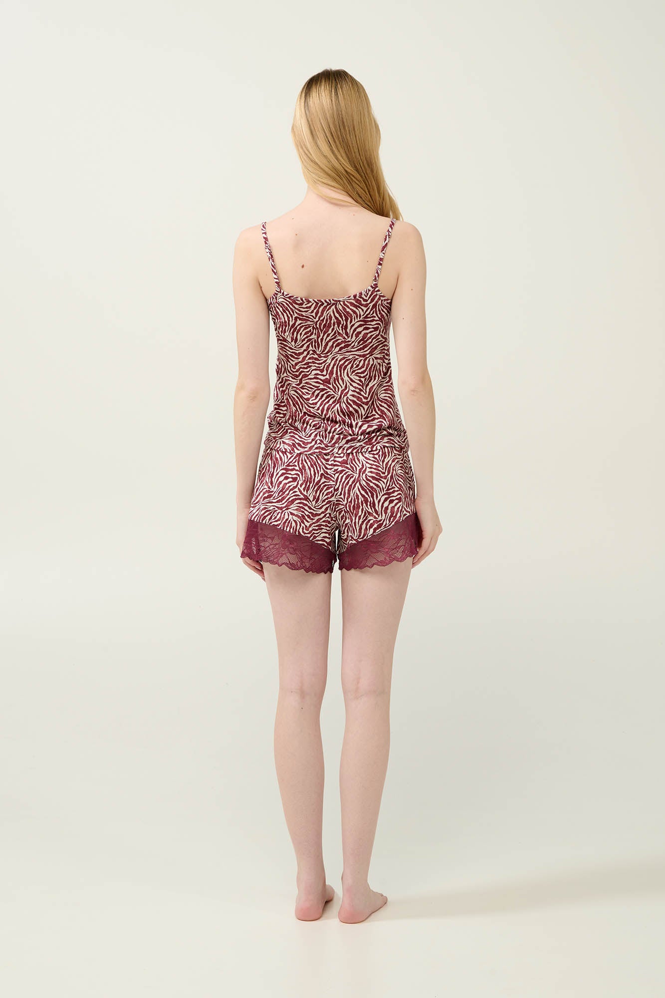https://assets.vampfashion.com/SOFTONE_TMP_IMAGES/4_0618830766.jpg